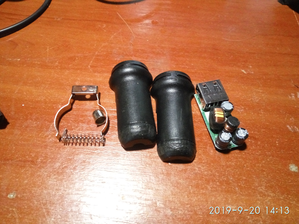 Как отлучить регистратор от прикуривателя. — Lada Калина хэтчбек, 2012 ...