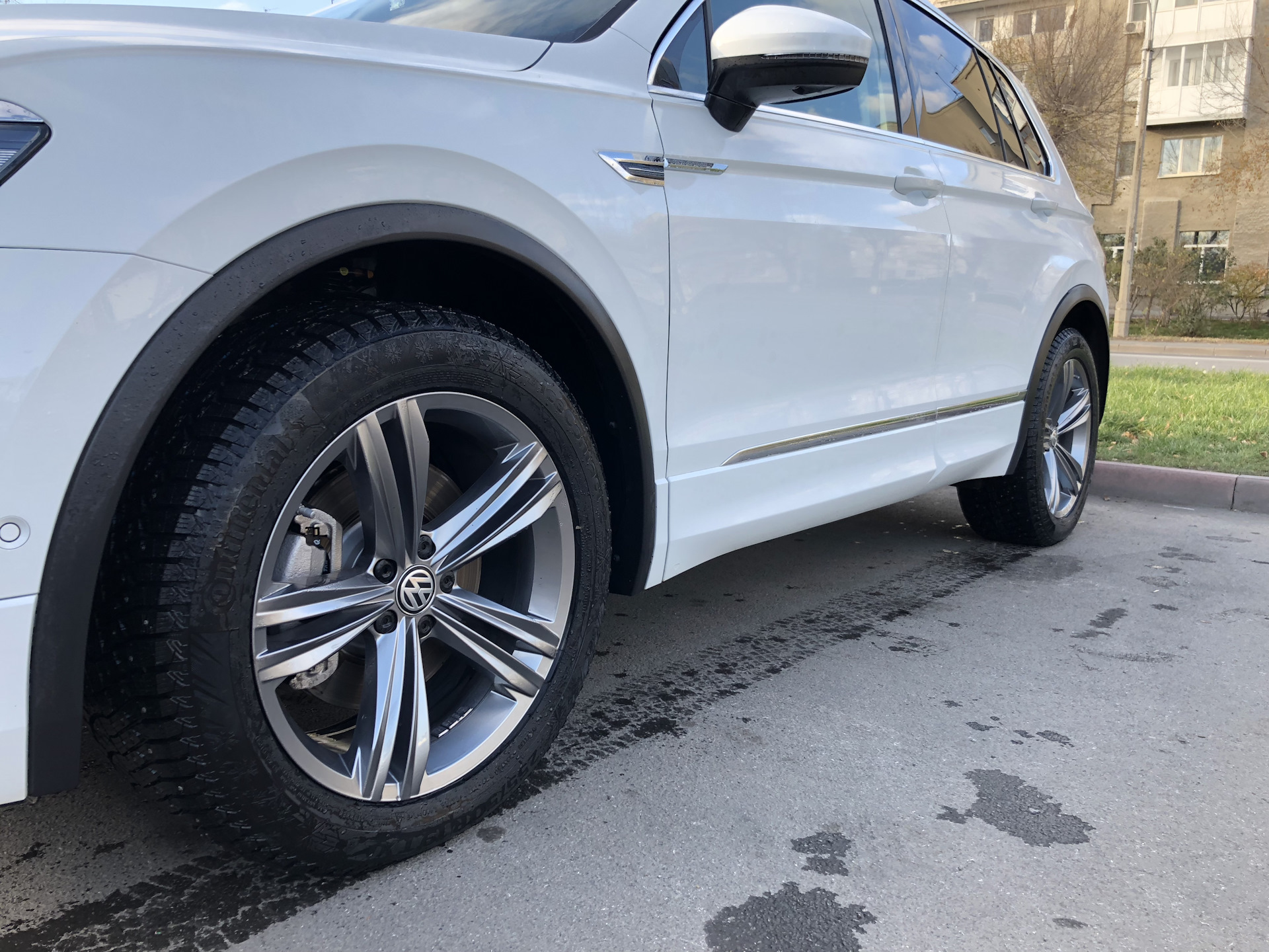 Шины 255 45 r19. Tiguan 2 r20 резина. 255/50/19 Tiguan. 255/45 R20 на Кодиак. 235/50 R19 Тигуан 2.