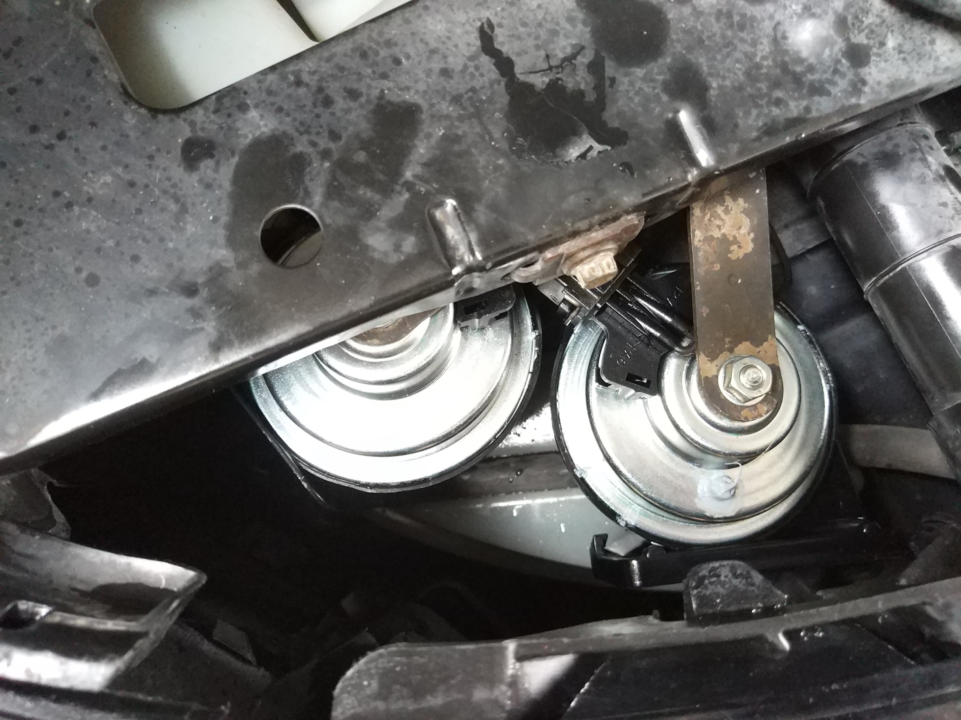 Звуковой сигнал xc90. Сигнал на вольво хс90. Сигнал звуковой вольво fh12. Звуковой сигнал вольво хс90. Звуковой сигнал вольво хс90.