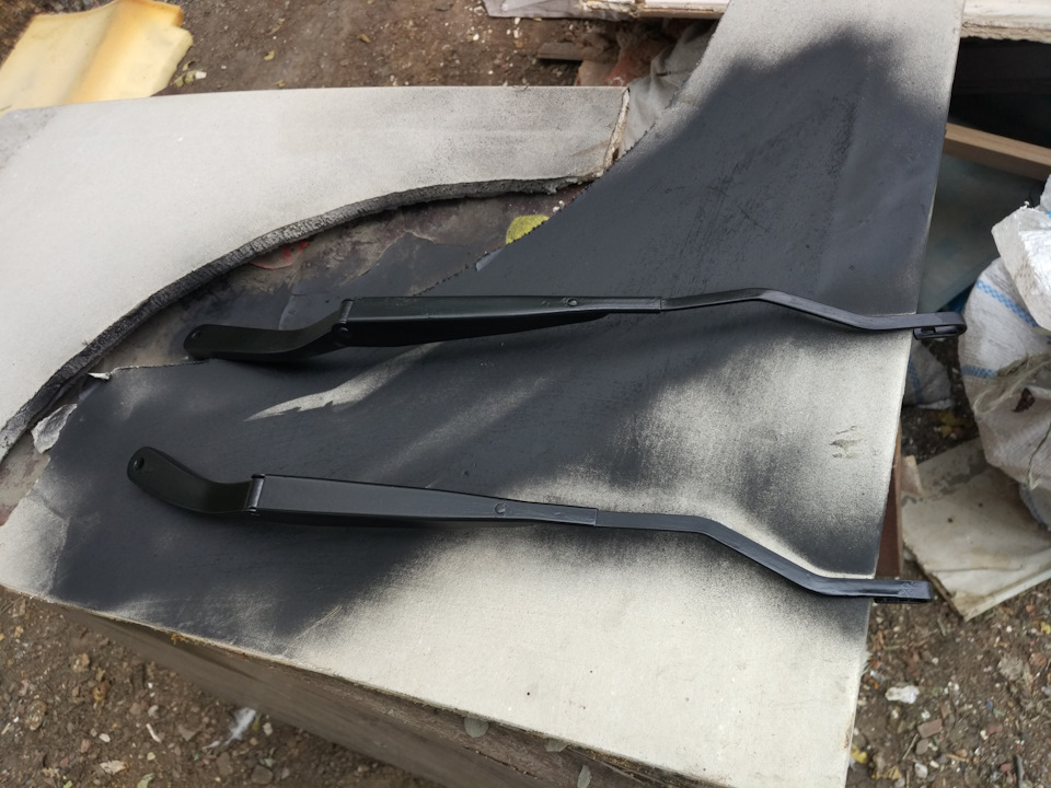 Уплотнитель багажника на Nexia от ВАЗ 2112, покраска поводков дворников ...