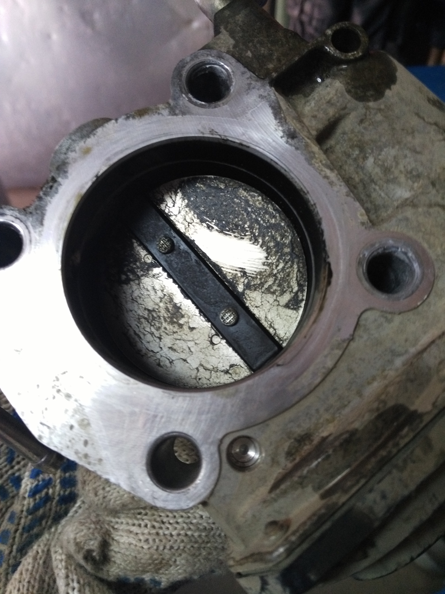 Чистка дроссельной заслонки — Toyota Camry (XV40), 2,4 л, 2008 года ...