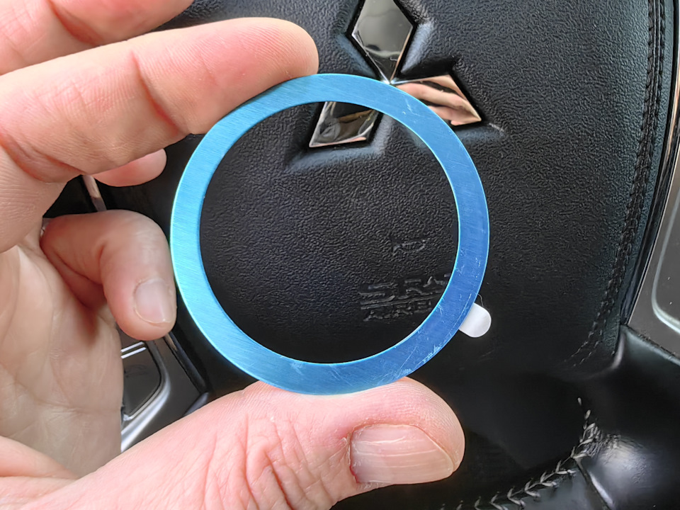 14 — Mitsubishi Outlander (3G)