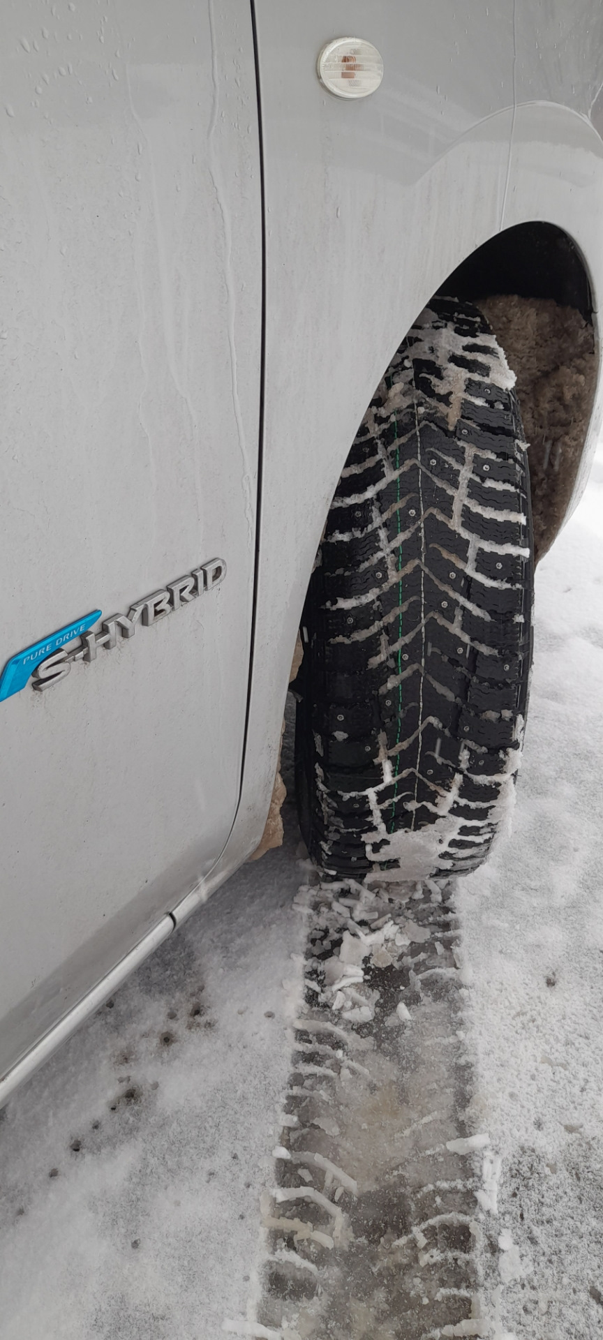 Photo from the logbook Nissan Serena Mk IV (C26)