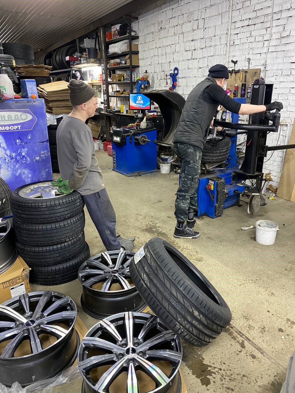 Шиномонтаж — Volkswagen Multivan (T5)