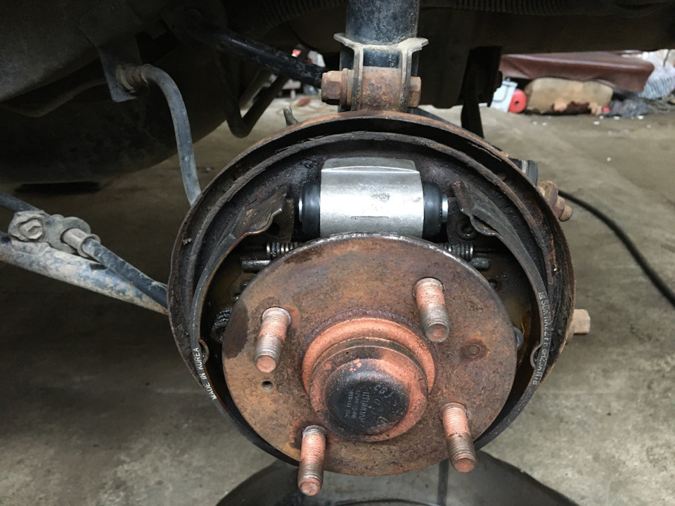 Замена тормозных цилиндров — Hyundai Accent (2G), 1,5 л, 2007 года ...