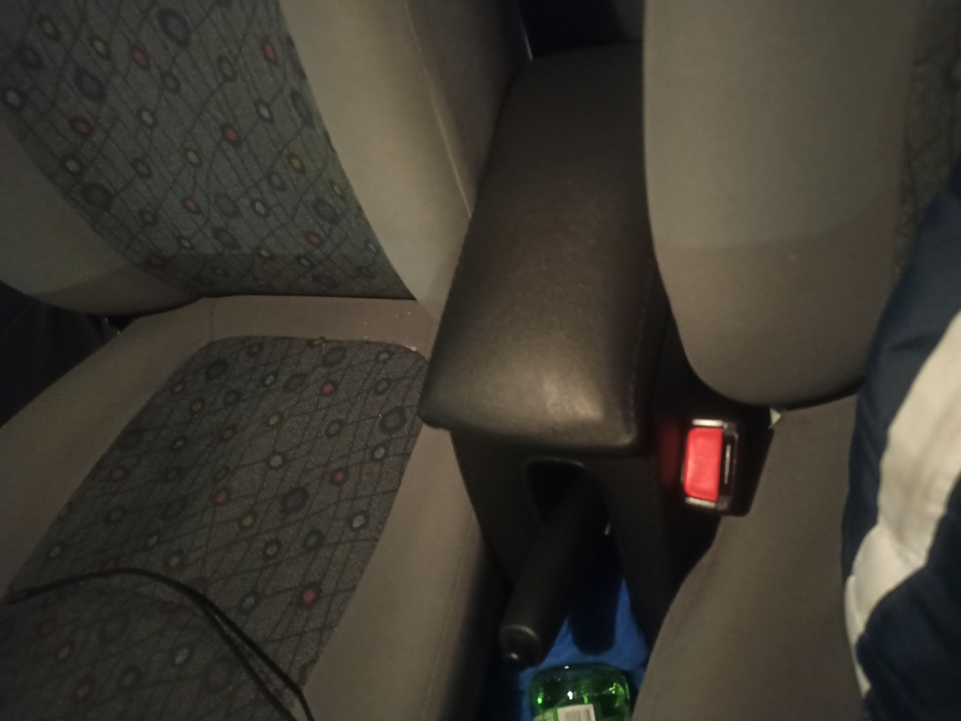Подлокотник в матиз — Daewoo Matiz (M100, M150), 0,8 л, 2010 года ...