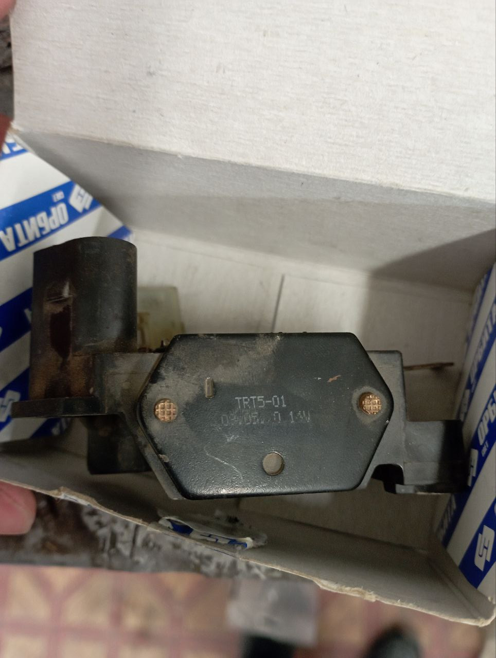 Плавает напряжение, мерцает свет. Замена регулятора напряжения и ...