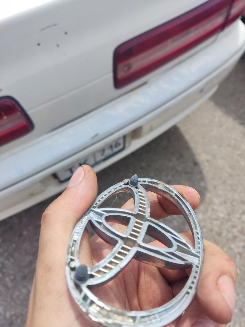 Вставляются на шпильки — Toyota Mark II (100)