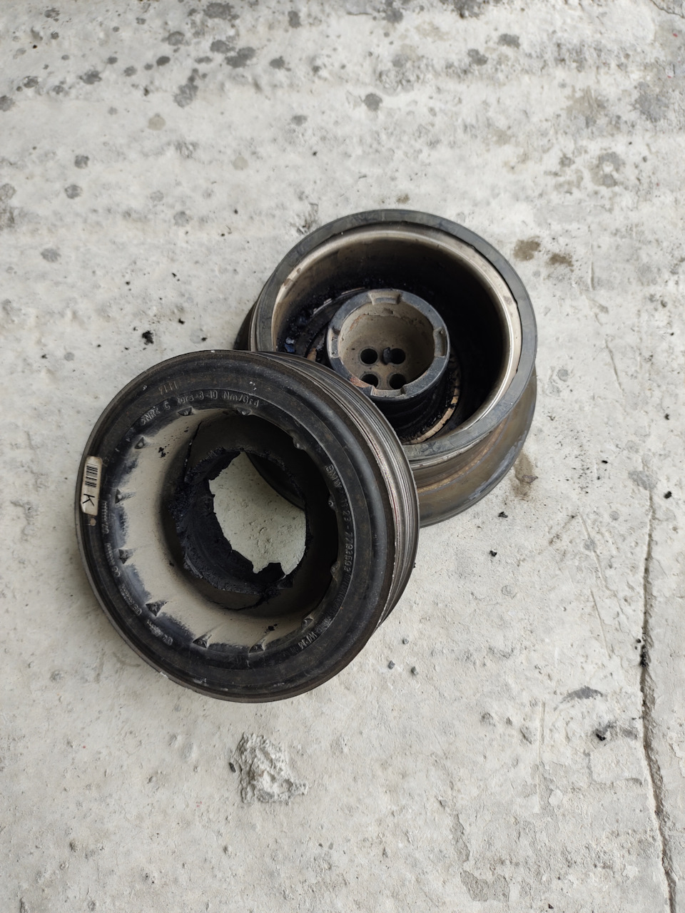 Пропадает зарядка при включении кондиционера — BMW X5 (E53), 3 л, 2004 ...