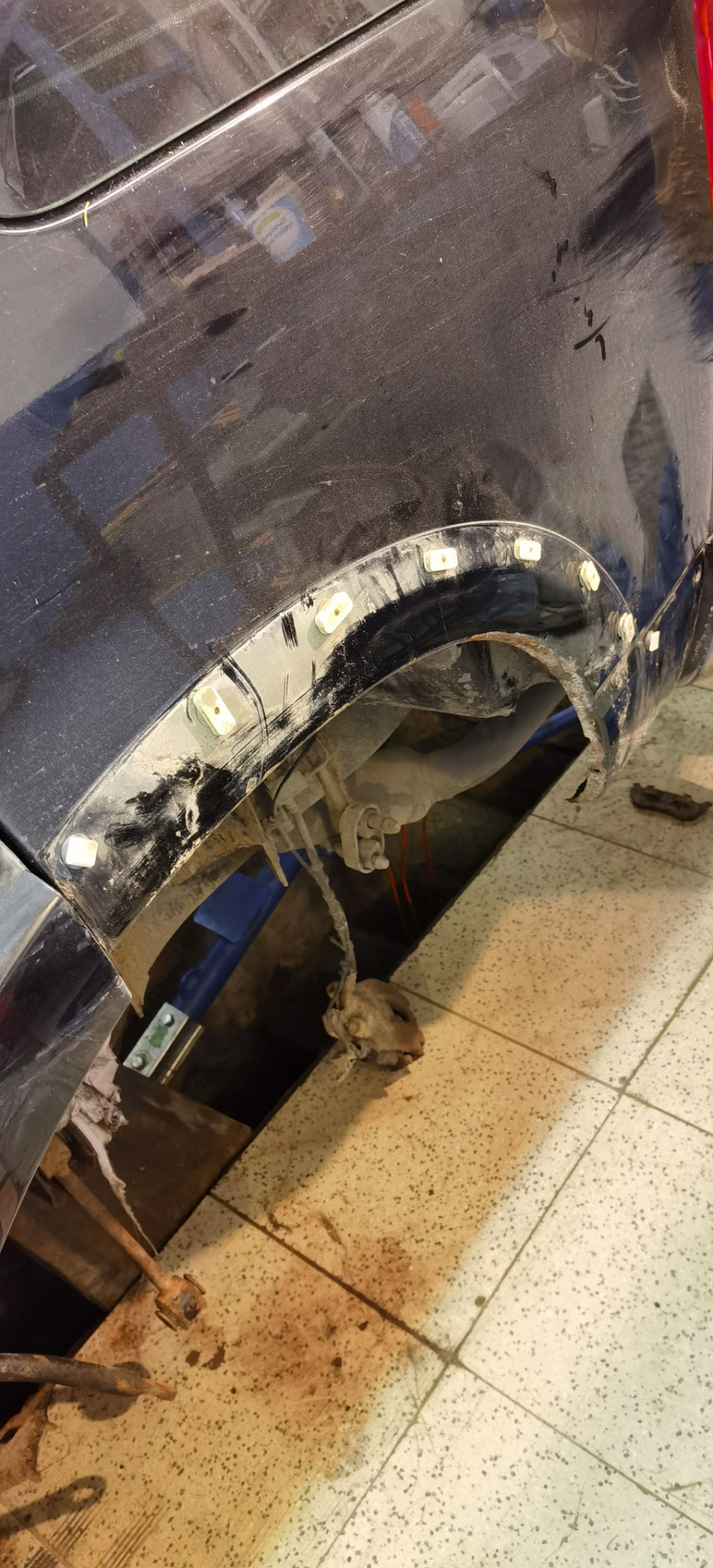 Замена деталей задней подвески — Ford Explorer (4G), 4 л, 2008 года ...