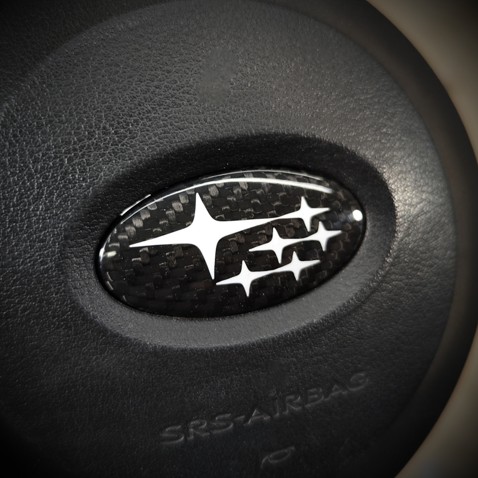 Эмблемы в AirBag. Карбон на Subaru Forester (SJ), Subaru Forester (SH ...