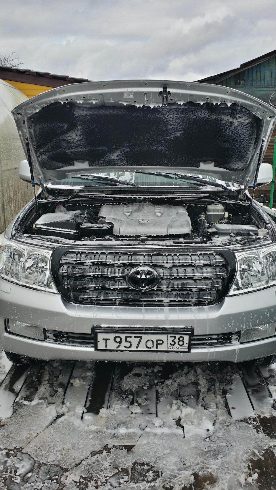 Шаманский ритуал на хорошую погоду) Главное большая машина))) — Toyota Land  Cruiser 200, 4,7 л, 2008 года | мойка | DRIVE2