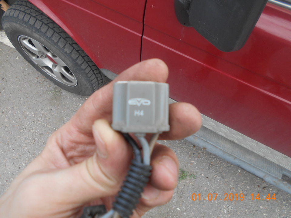 Что за переходник-штэкер для ламп! У кого такие стоят?! — LADA 4x4 3D ...