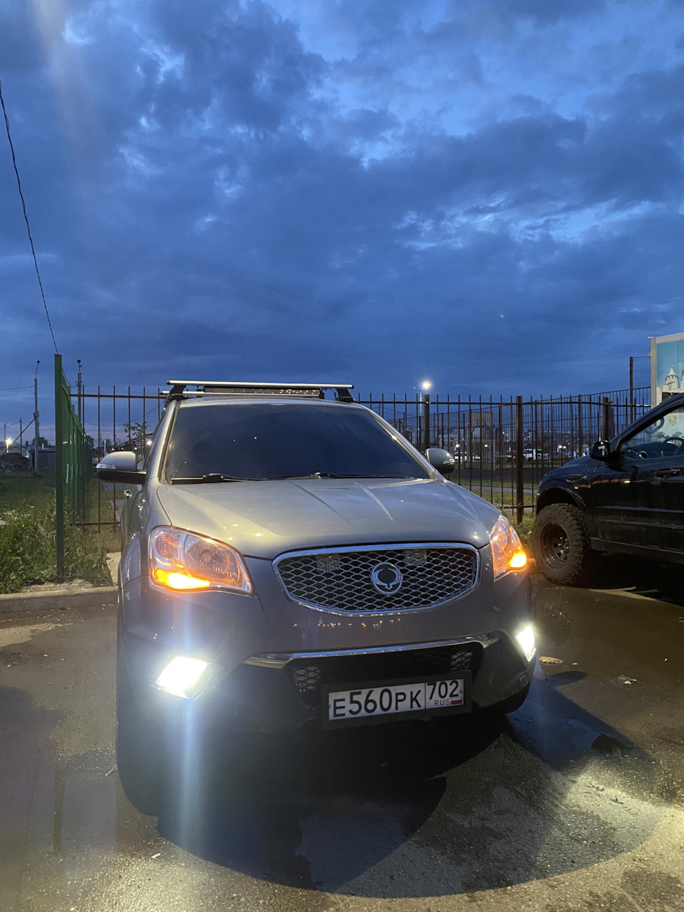 Габаритные огни в ночное время — SsangYong Actyon (2G), 2 л, 2012 года ...