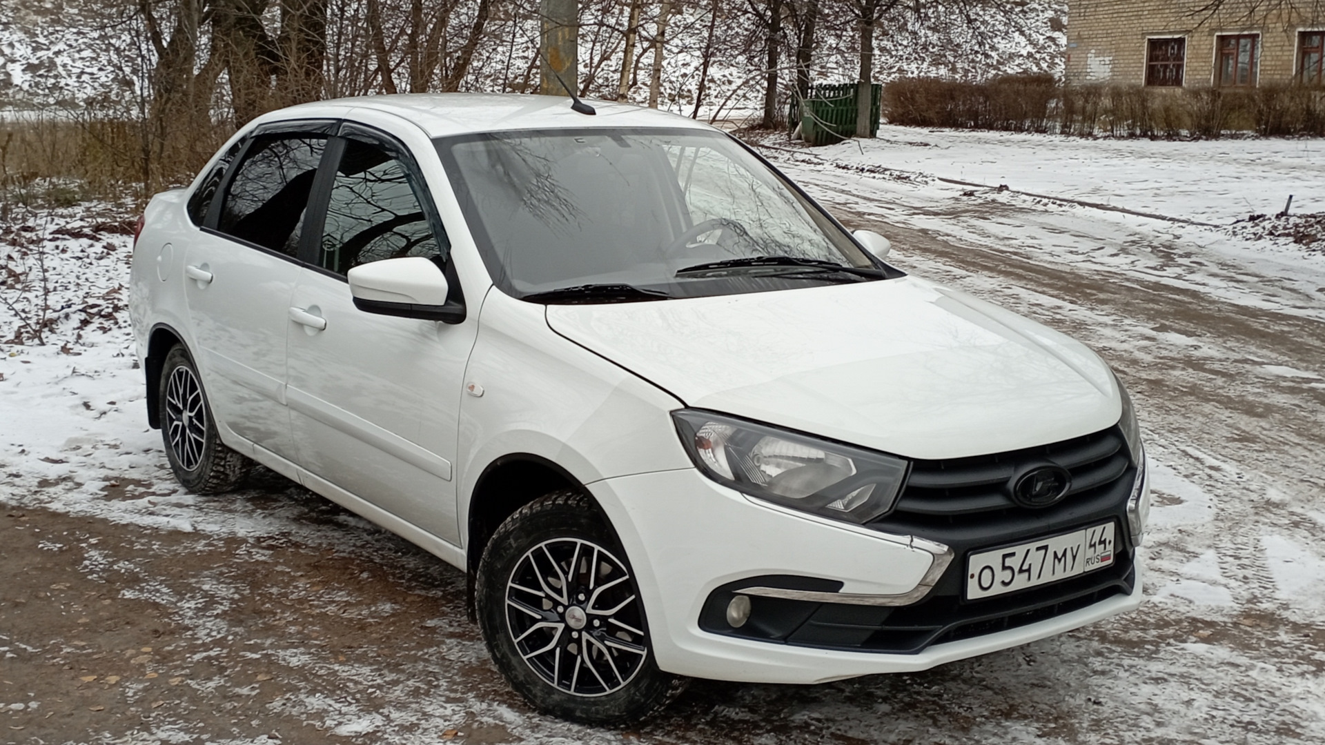 Lada Гранта (2G) FL 1.6 бензиновый 2018 | My White Cloud на DRIVE2