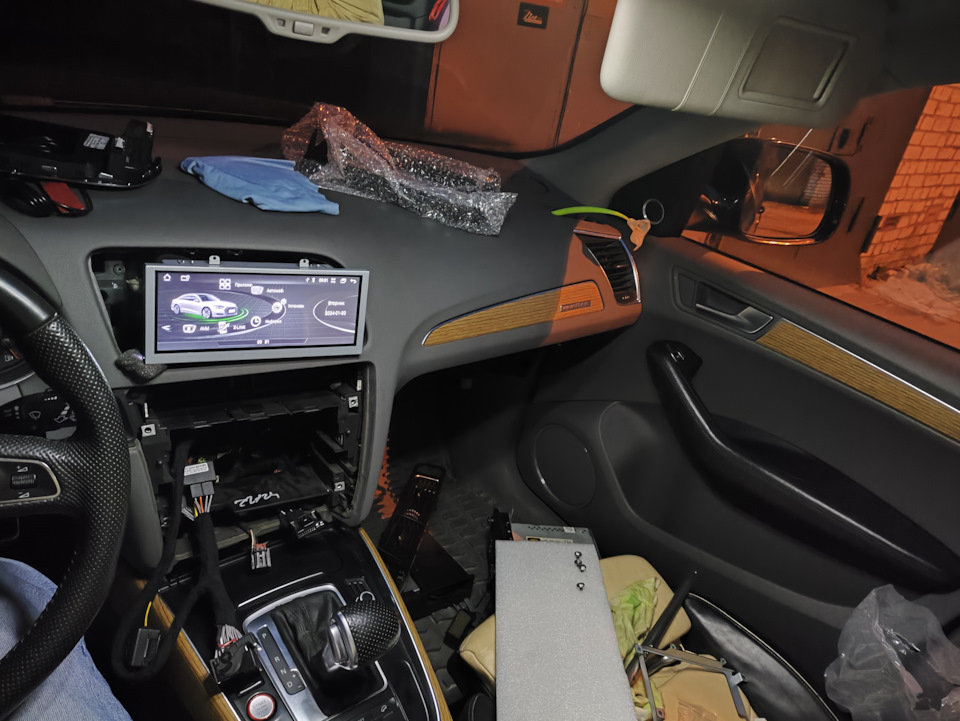 Магнитола + Камера с омывателем — Audi Q5 (1G), 1,6 л, 2009 года ...