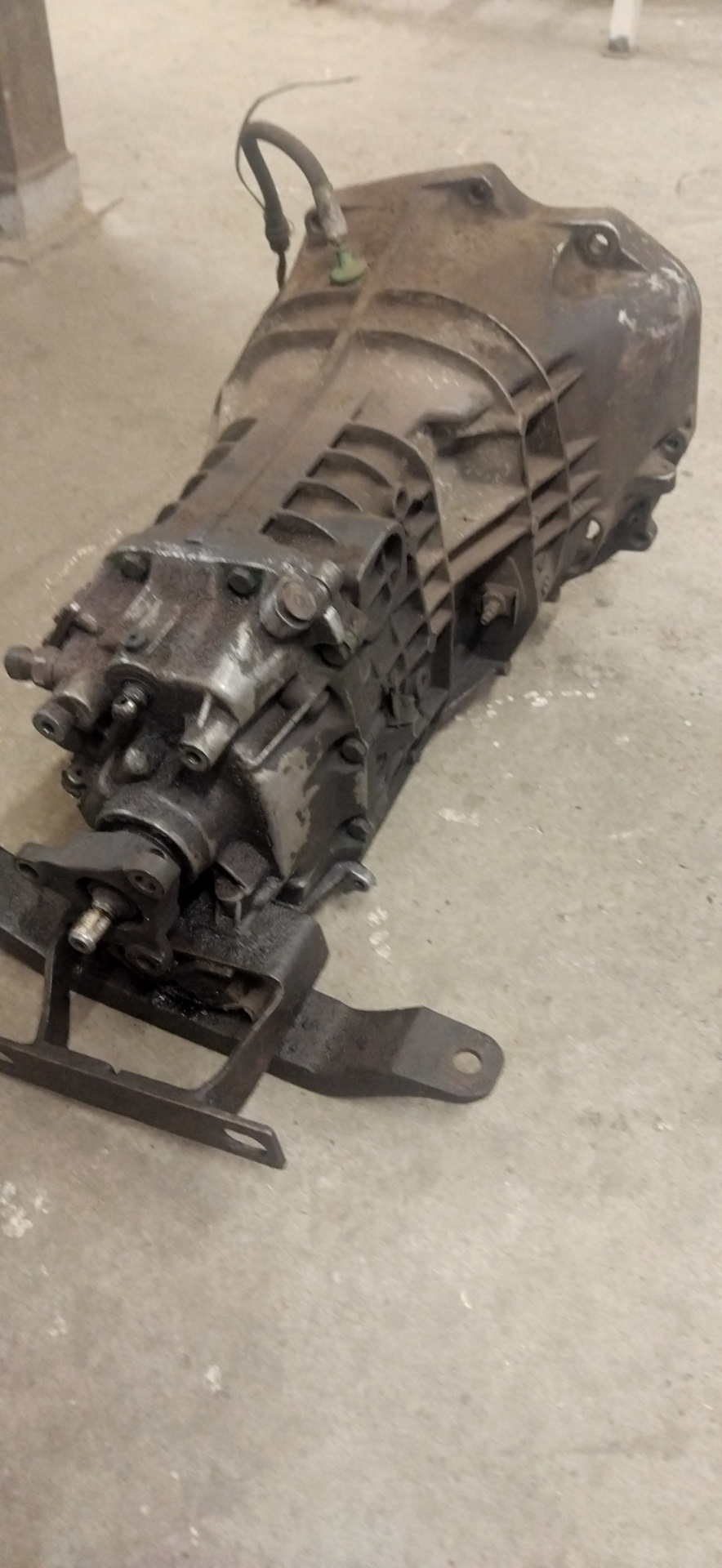 Моя старая коробка, сопливит везде — Opel Omega B