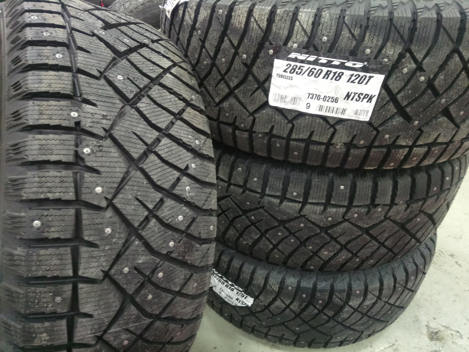 60 r18. Nitto 285/60r18 Therma Spike. 285/60/18 Nitto Therma Spike. 285/60 R18 Nitto Therma Spike 120t. 285/60 R18.