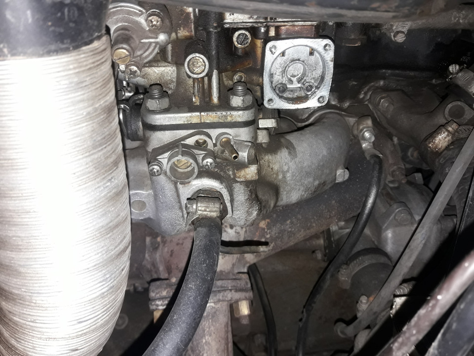 Мембрана ускорительного насоса, мелочь, но не приятно. — Lada 2101, 1,2 ...