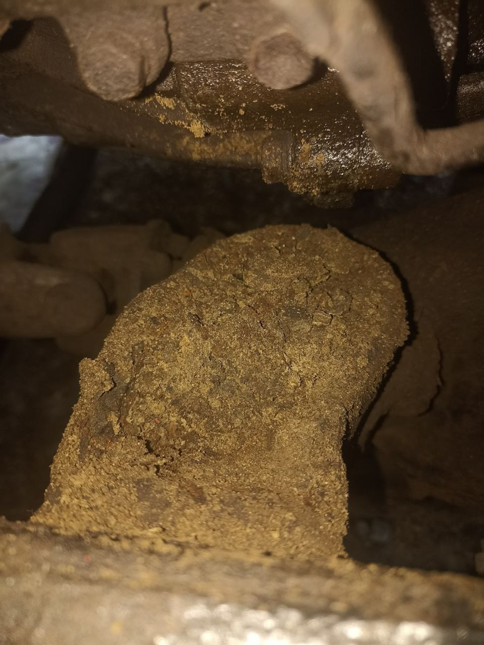 Что бы это могло быть? Отложения триасового или юрского периода — Toyota 4Runner (2G)