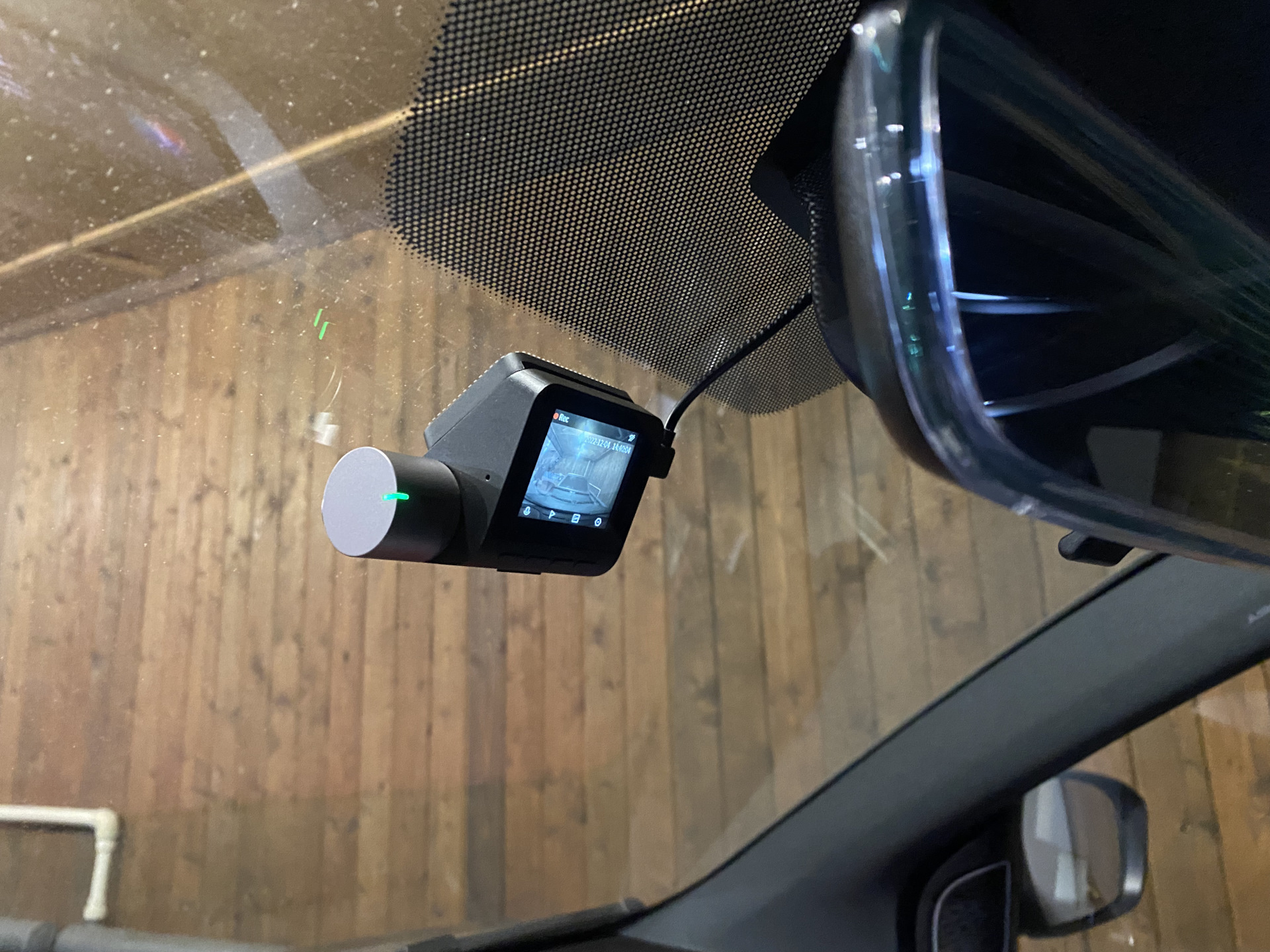 Coolray глонасс. Coolray глонасс. Кнопка сос эра глонасс. Антенны эра-глонасс mitsubishi. Блок эра глонасс киа рио.