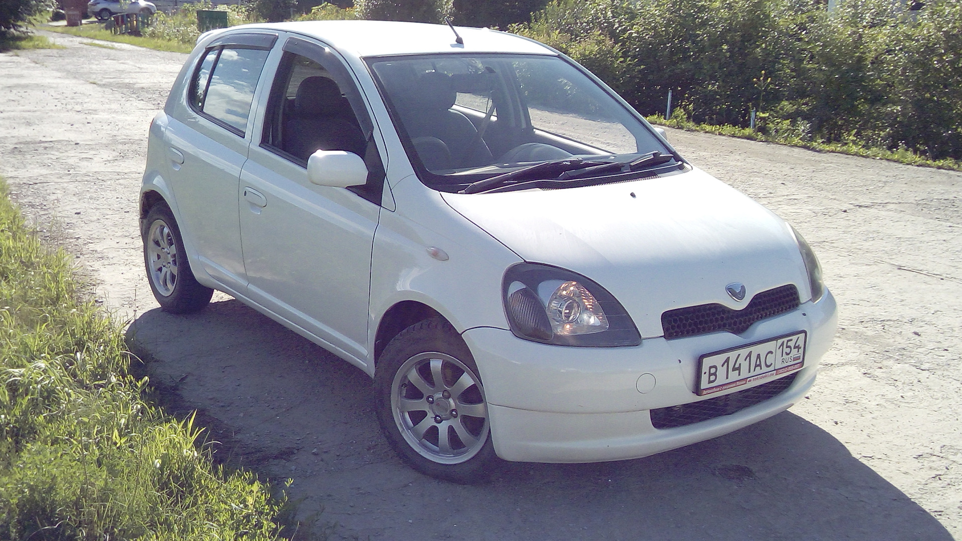 Toyota Vitz (10) 1.0 бензиновый 2001 | Мелкая на DRIVE2