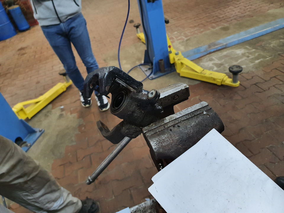 разбор суппорта. — Honda Civic 4D (8G)