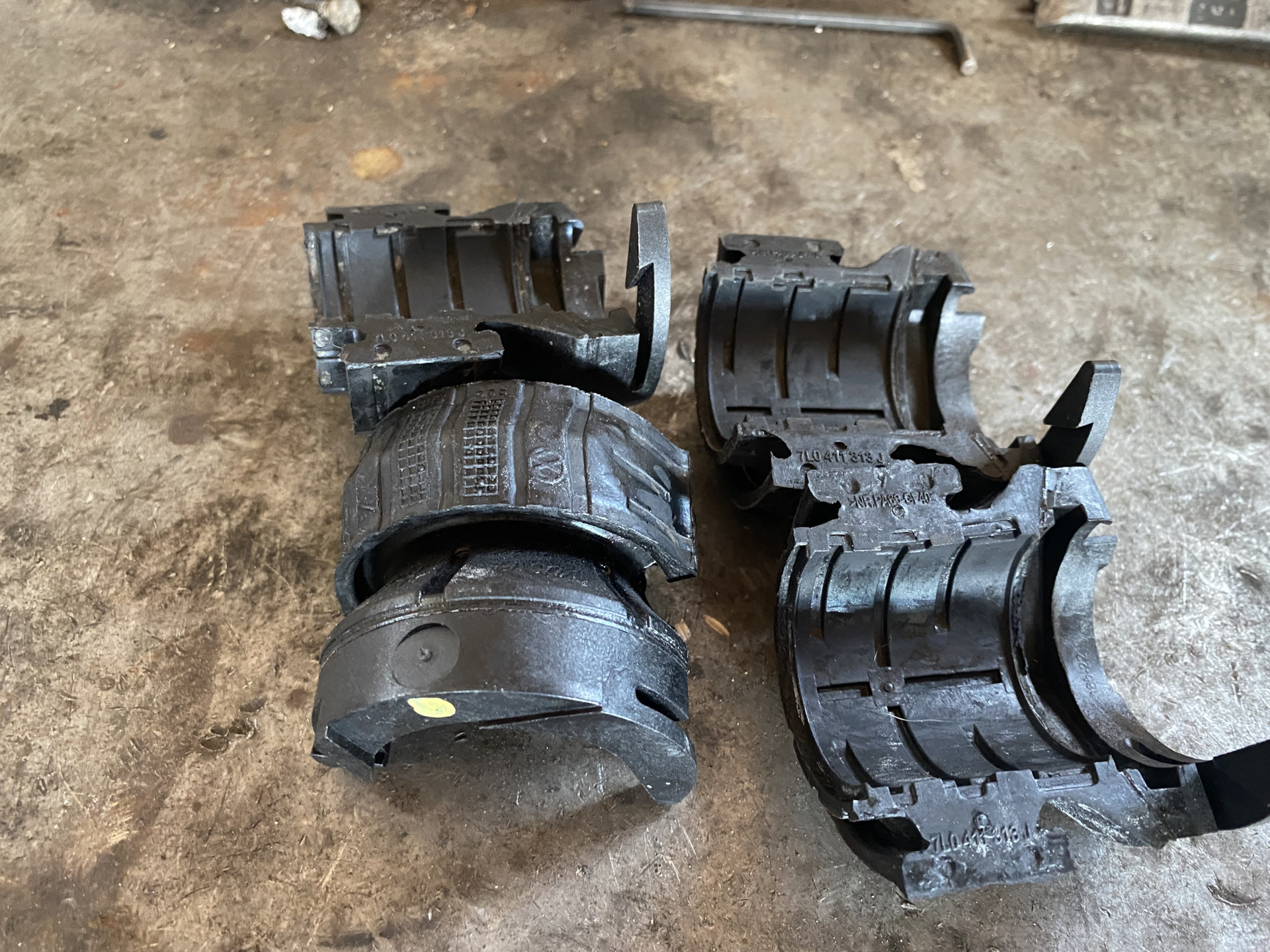 Замена втулок стабилизатора — Volkswagen Touareg (2G), 3 л, 2016 года ...