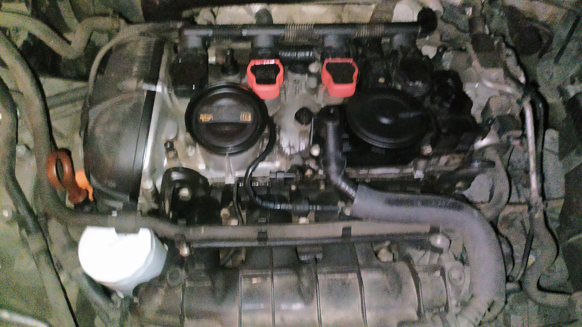 Прокладка масляной крышки. — Volkswagen Tiguan (1G), 2 л, 2011 года ...