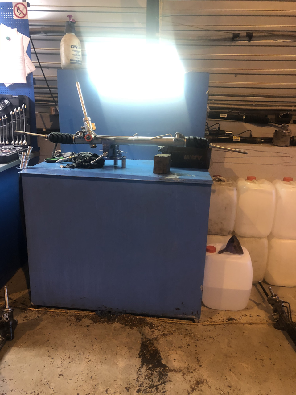 20. Рулевая рейка, наконечники, шаровые, масло ГУР, бачок ГУР. — Land ...