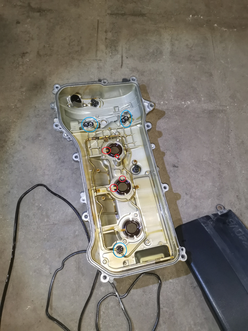 Крышку не мыл! Как снял, так и сфотал! — Toyota Crown (S180)