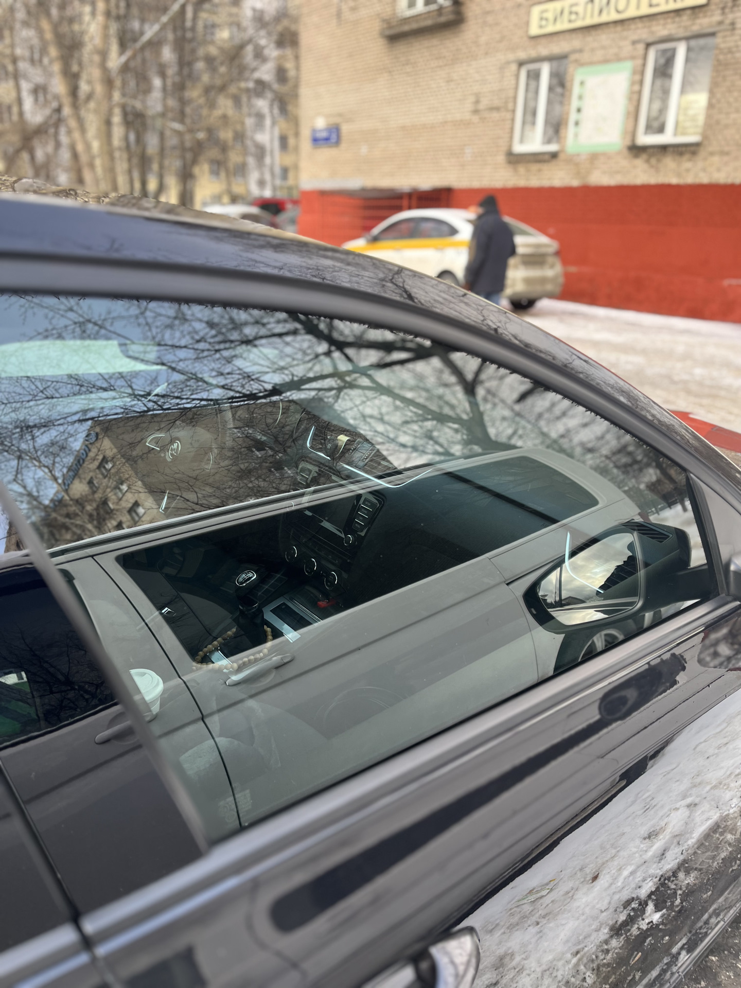 Тонировка в круг 50%, полировка и оклейка в бронь боковых стоек дверей ...
