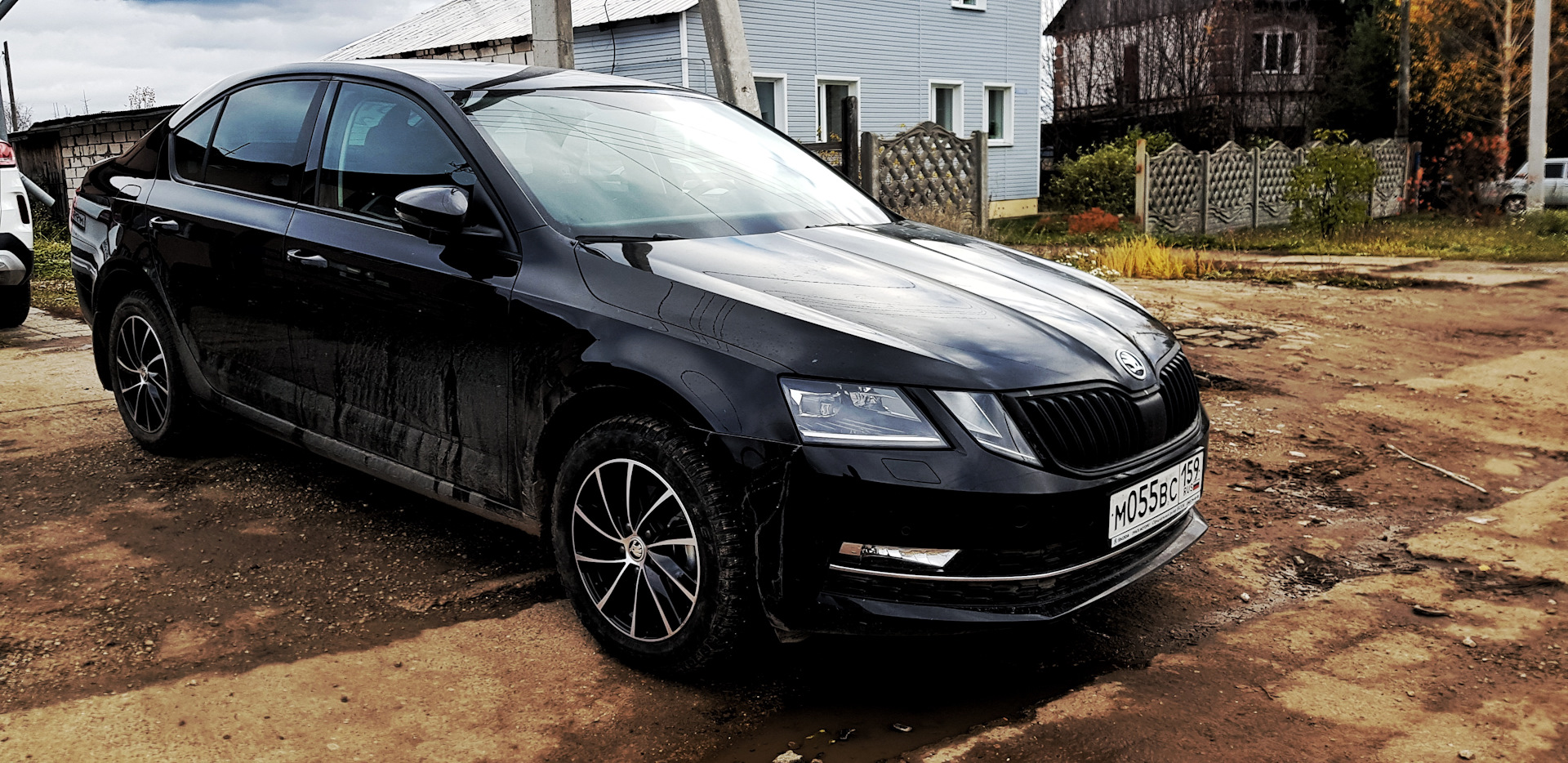 Skoda Octavia a7 RS черная