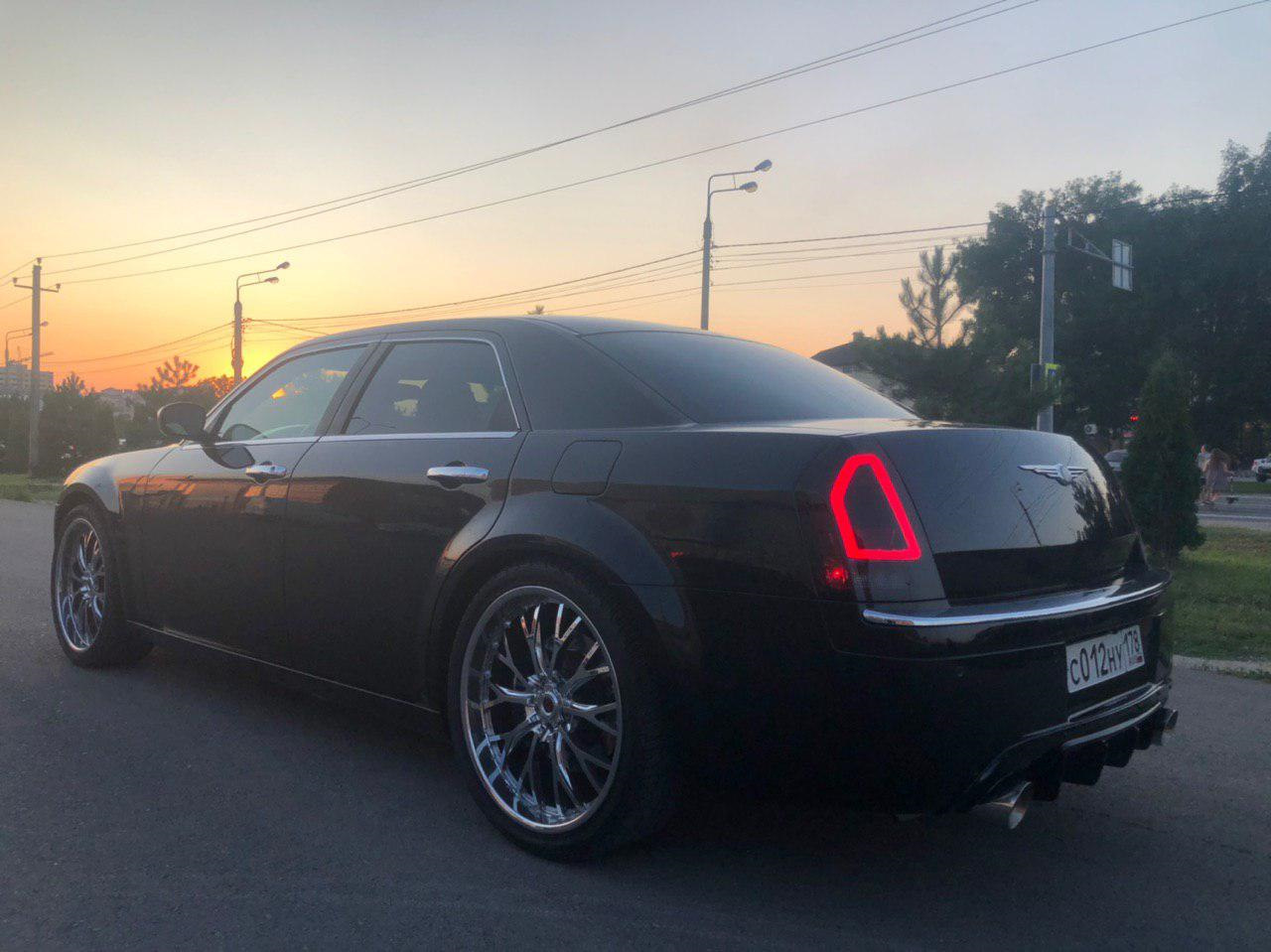 Chrysler 300c зеркала заднего вида опускаются