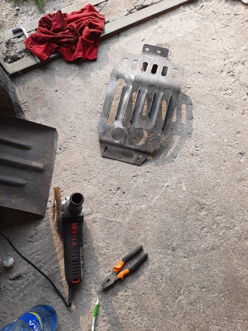 Покраска защиты двигателя — Lada 21063, 1,3 л, 1990 года | стайлинг ...