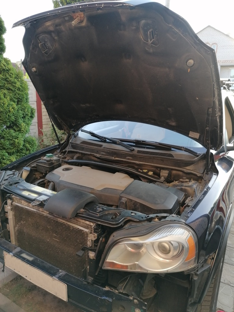 Установили капот — Volvo XC90 (1G)