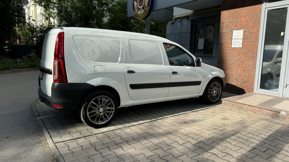 Фото в бортжурнале Lada Largus Фургон