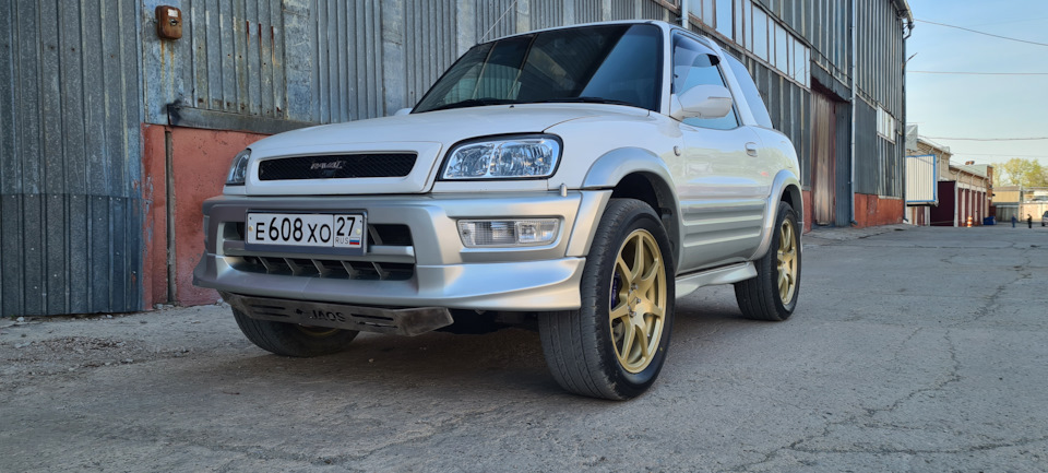 Фото в бортжурнале Toyota RAV4 (I)