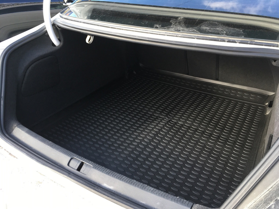 #13 Коврик в багажник — Volkswagen Passat CC, 1,8 л, 2012 года ...
