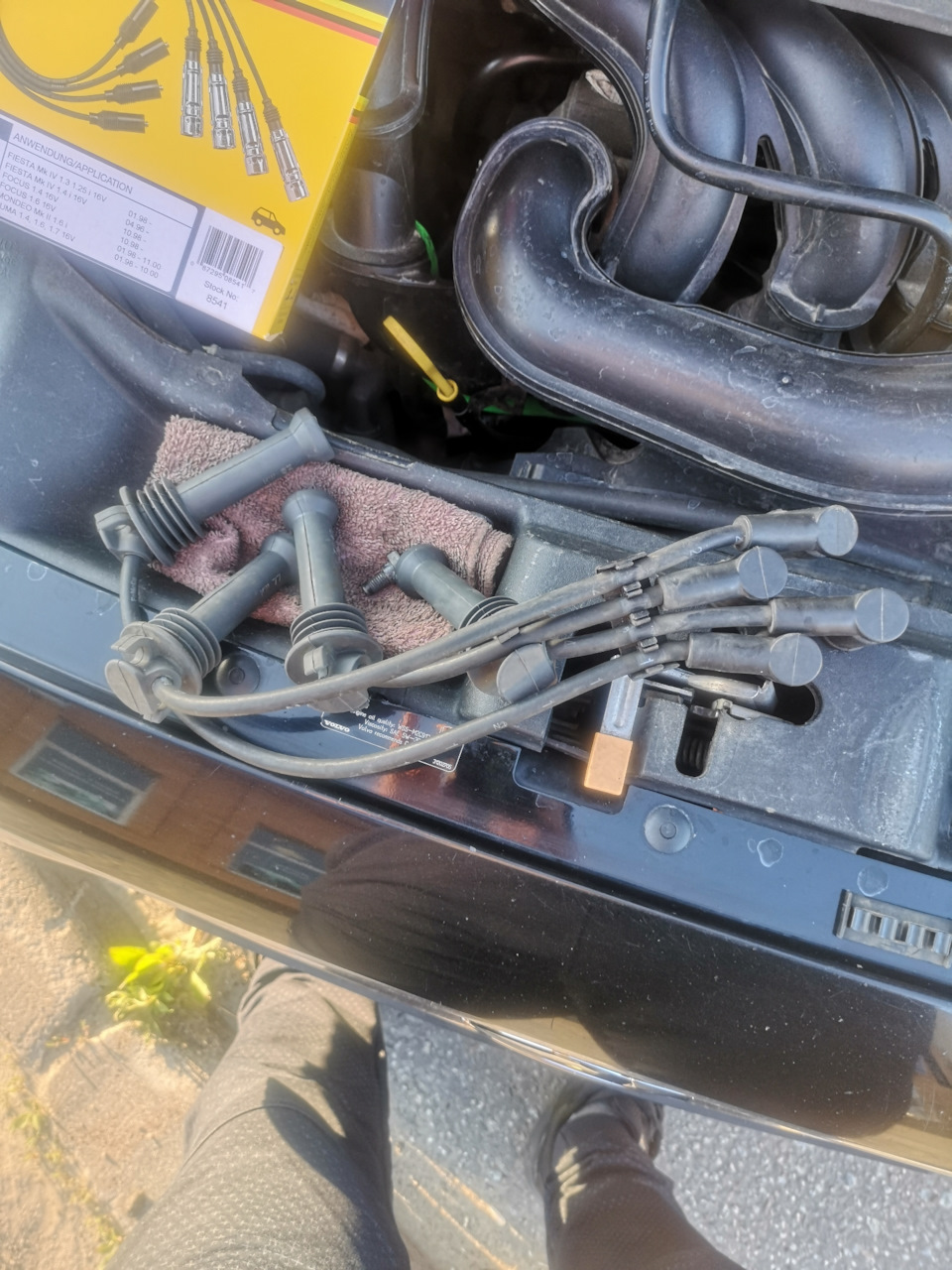 Замена брони проводов — Volvo S40 (2G), 1,6 л, 2008 года | своими ...