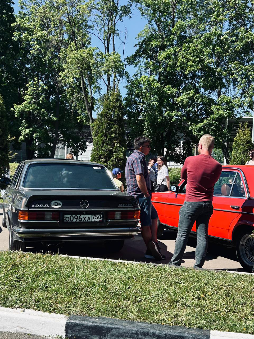 Новомосковск 25 мая 2024 — Mercedes-Benz W123, 3 л, 1982 года | встреча |  DRIVE2