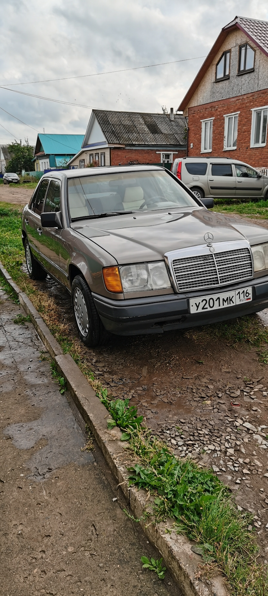 Из Mercedes-Benz 200 в Mercedes-Benz 300E. Глава 1 — Свап М103 вместо М102.  Часть 6 — Выезд из гаража и ощущения от 300Е. — Mercedes-Benz E-class  (W124), 2 л, 1989 года | тест-драйв | DRIVE2