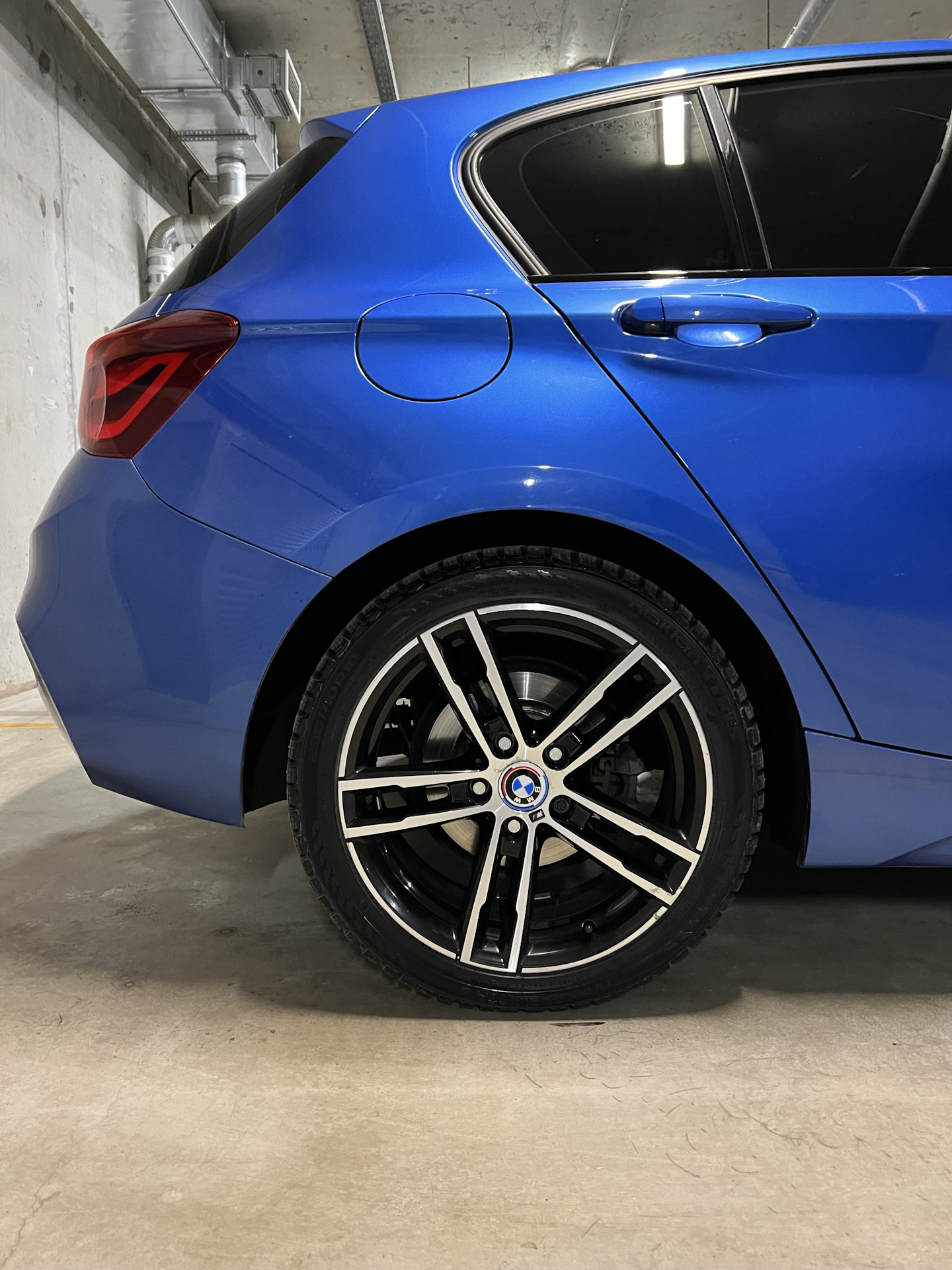 Michelin X-Ice North 4 или Nokian Hakkapeliitta 9 — BMW 1 series (F20 ...