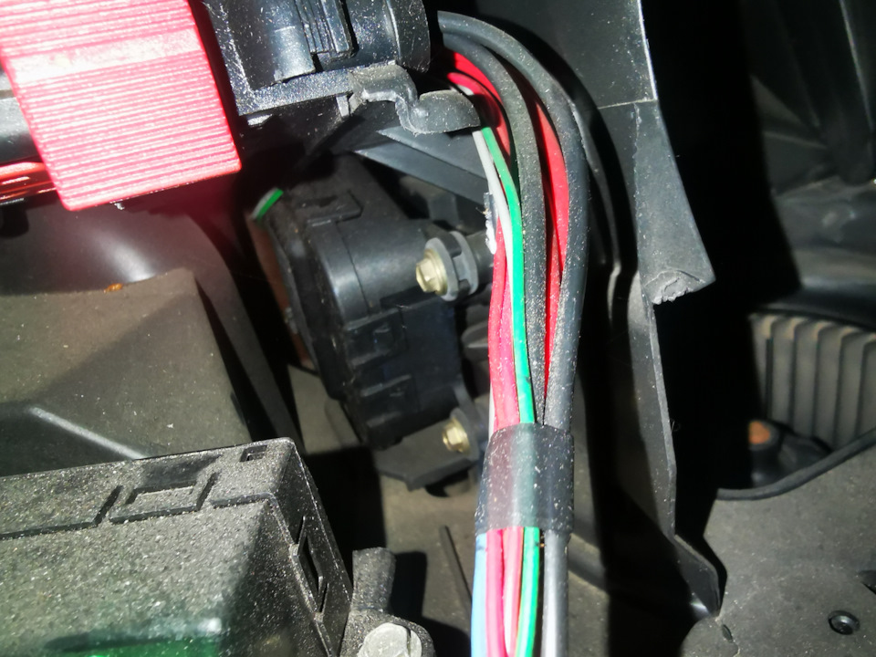 Привод воздушной заслонки издает странные звуки — Renault Scenic I, 1,6 ...