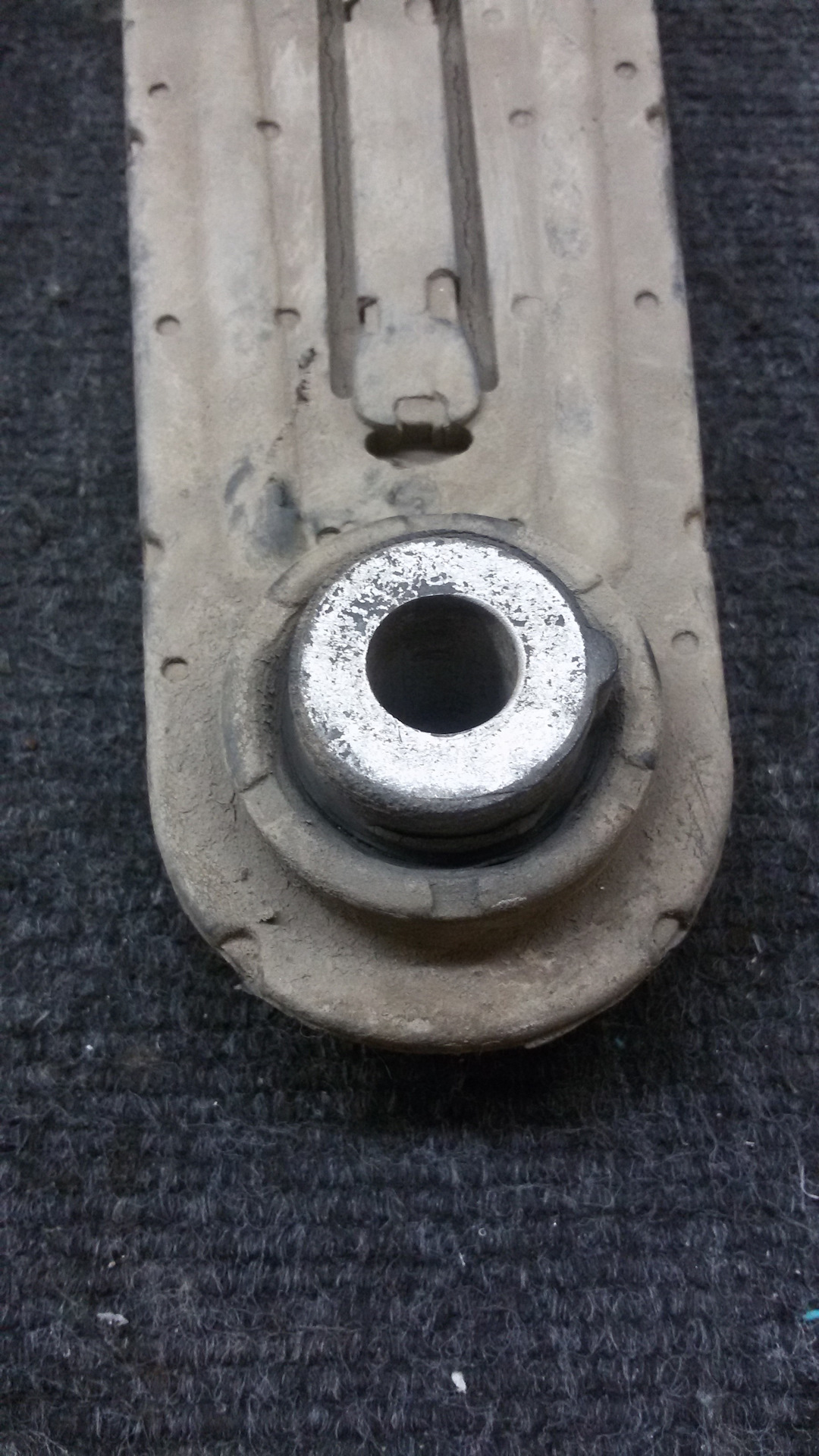 Нижняя опора КПП и ДВС — Nissan Qashqai (1G), 2 л, 2008 года ...