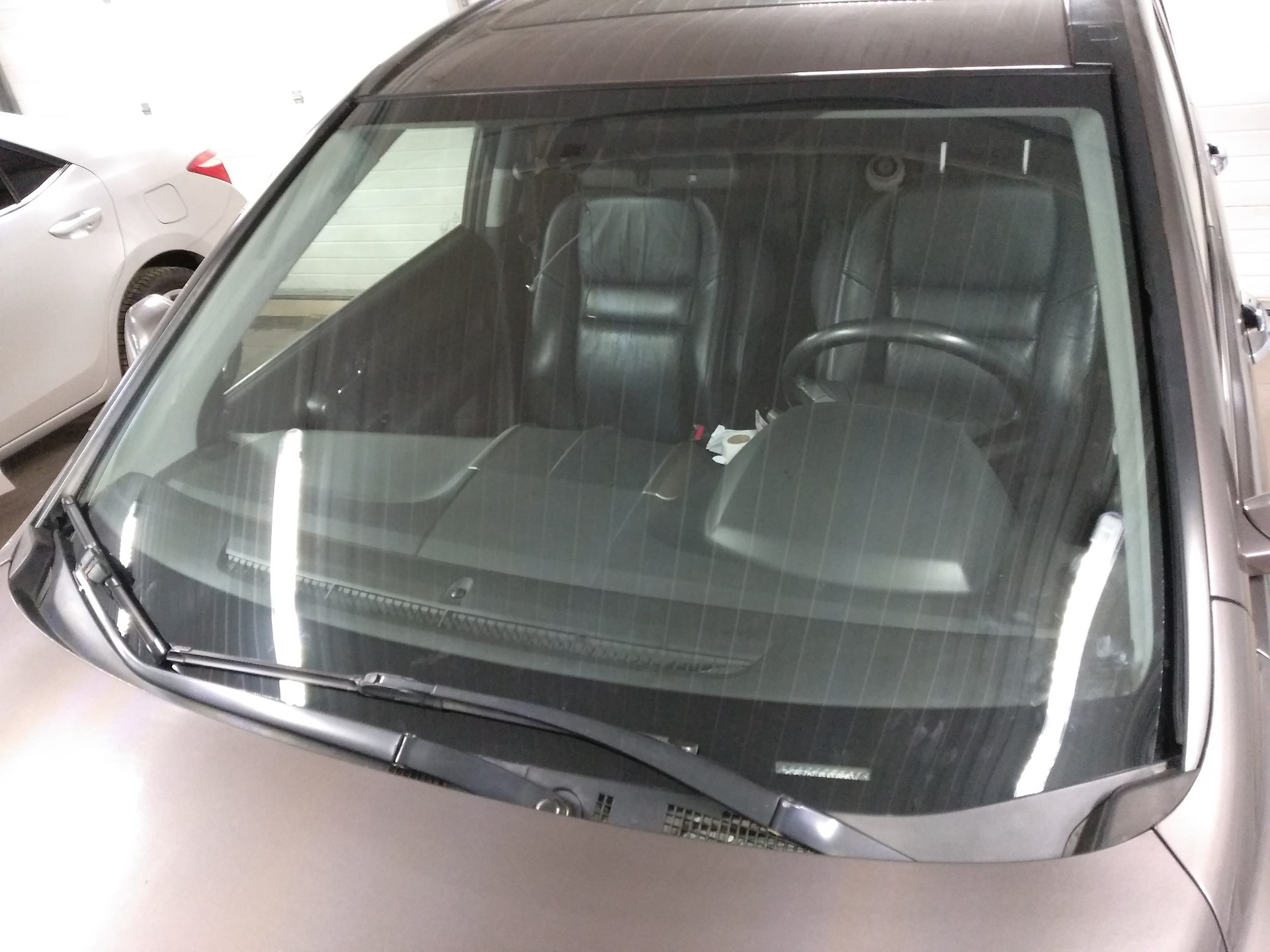 Стекло honda crv. Лобовое стекло Honda CR-V 3 Pilkington. Размер ветрового стекла Honda CR-V -3. Размеры лобового стекла Honda CR-V 3. Лобовое стекло Хонда фит 2001.
