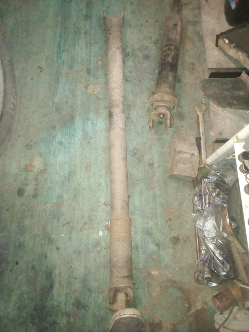 Передний кардан иж 2126. Карданный вал иж ода. Передний кардан иж 2126. Карданный вал иж 2126. Кардан иж ода 2126.