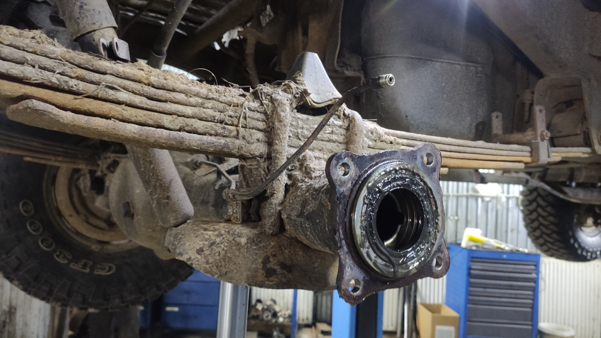 Замена заднего ступичного подшипника и присадка в раздатку. — Great ...