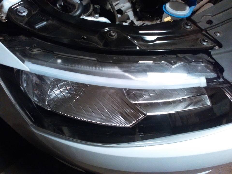 Дополнительные ДХО и бегущий поворотник. — Skoda Rapid (1G), 1,6 л ...