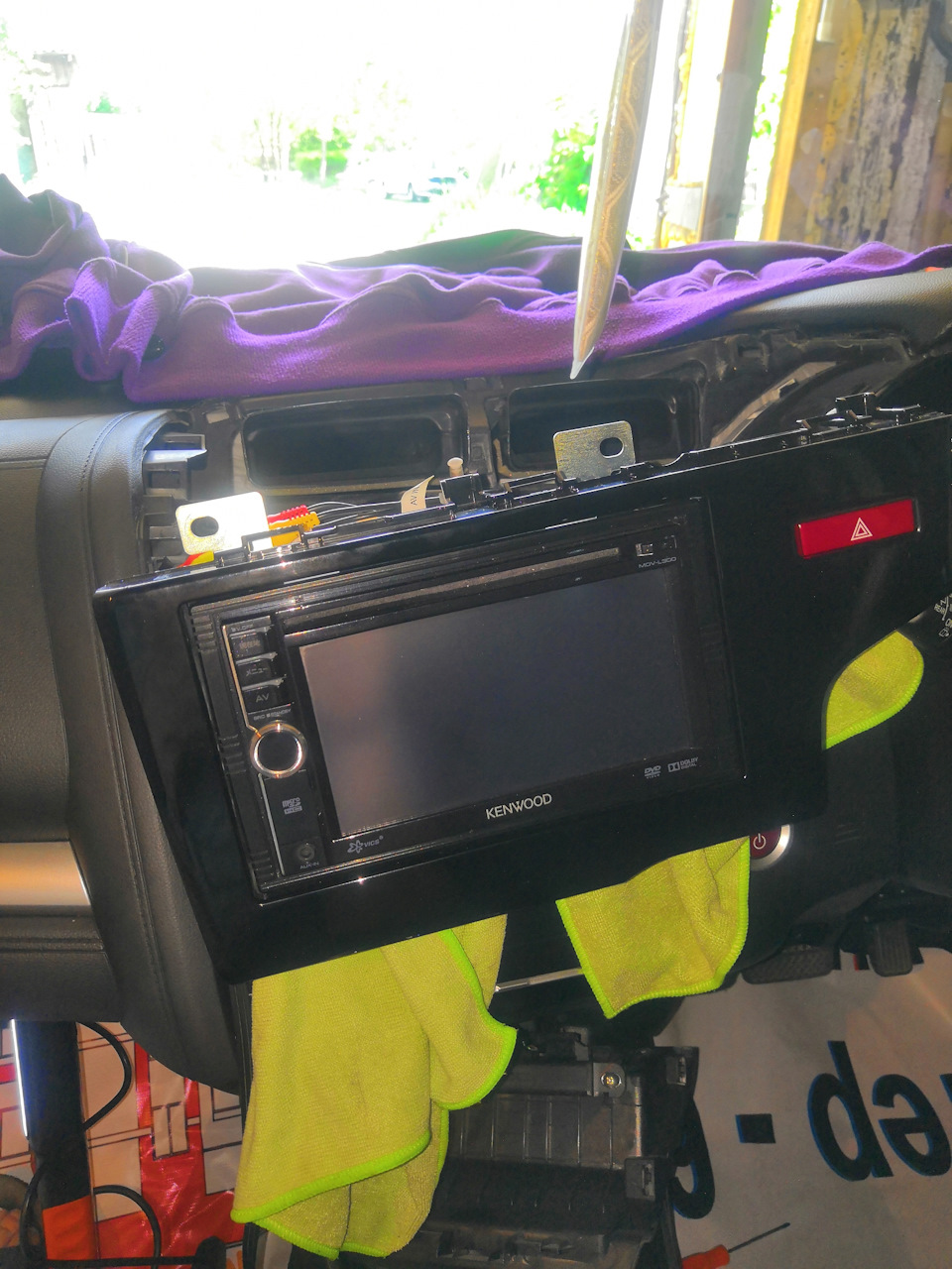 Установка DVB T2 приставки — Honda Fit (3G), 1,5 л, 2014 года ...